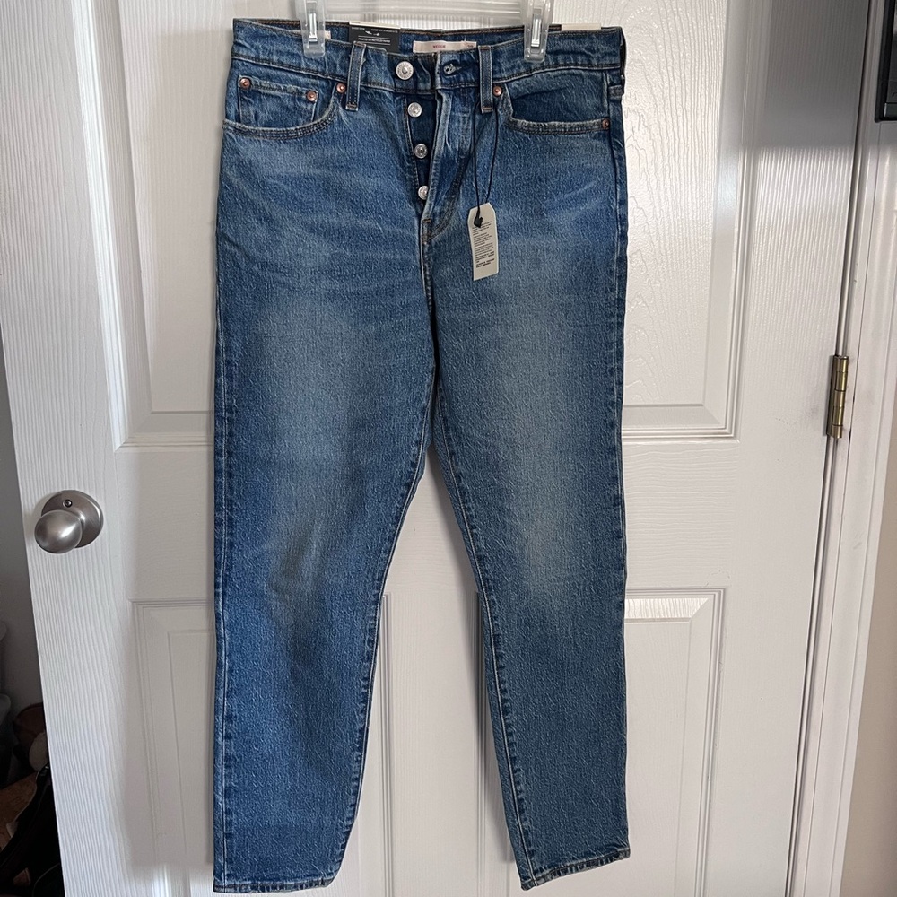 Levi’s Premium Wedgie Icon Fit High Rise Denim Jeans in These Dreams Wash